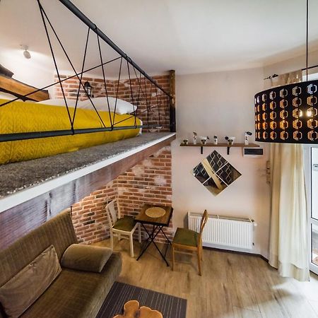 Studio Z Ogrodem Przy Starej Zajezdni Krasków Εξωτερικό φωτογραφία