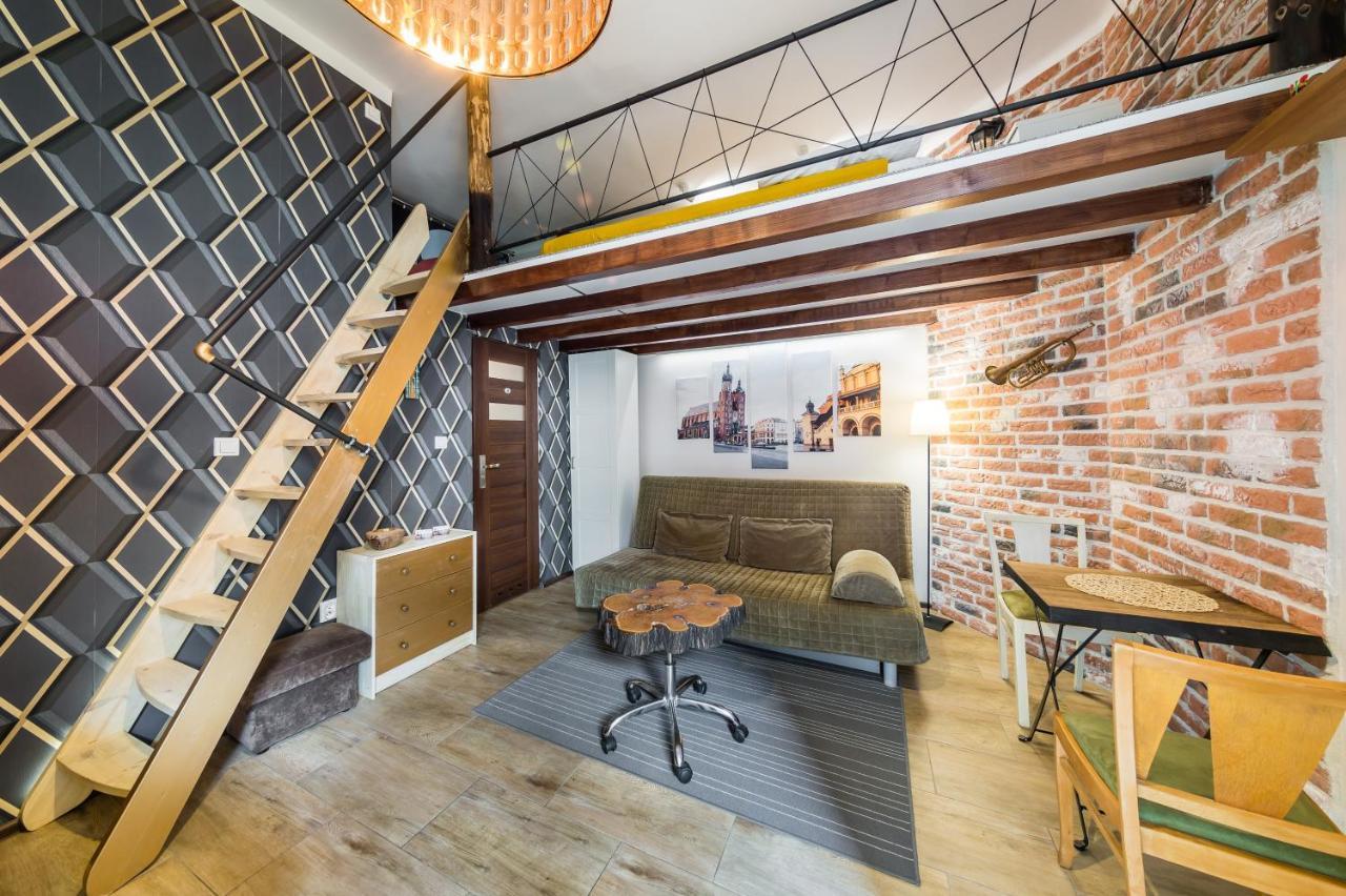 Studio Z Ogrodem Przy Starej Zajezdni Krasków Εξωτερικό φωτογραφία